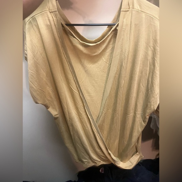 Open split back top - Picture 2 of 3